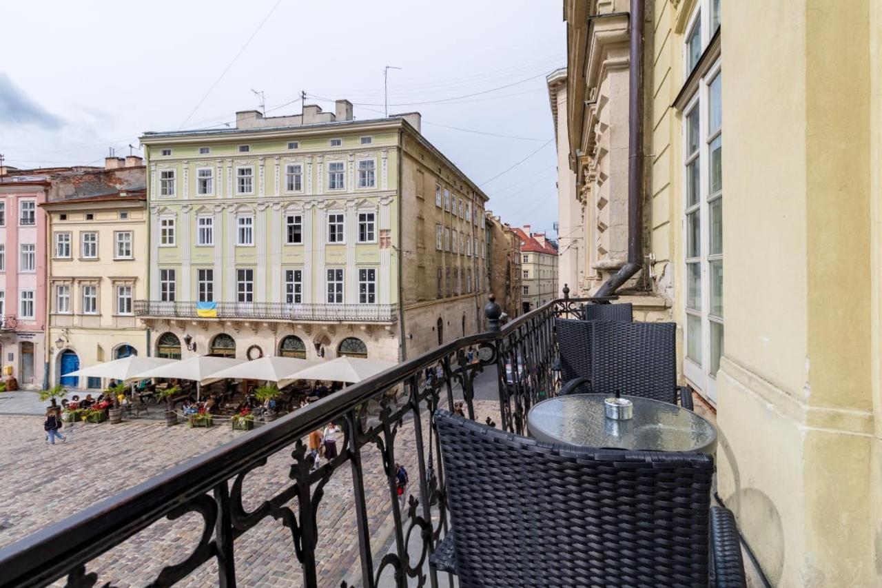 In Town Hostel Lviv Buitenkant foto