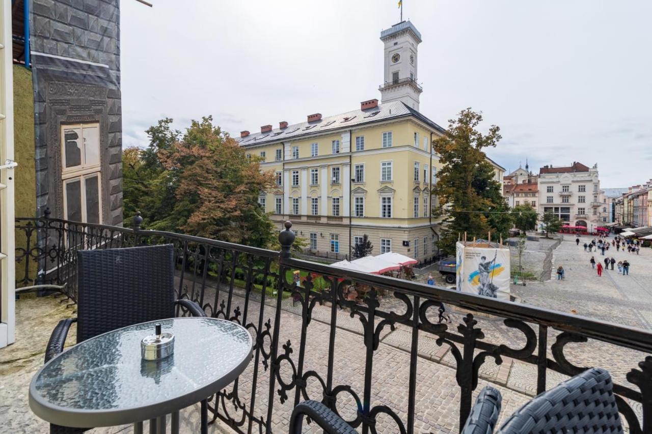 In Town Hostel Lviv Buitenkant foto